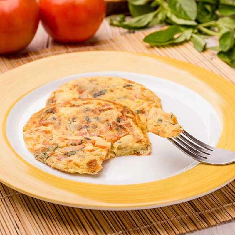 panqueca proteíca low carb - tomate & manjericão